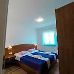In - Insel Rab 26467 شقة *