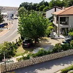 In - Insel Rab 26467 شقة لوبار