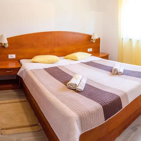 In - Insel Rab 26467 Apartament