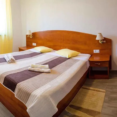 In - Insel Rab 26467 Apartament