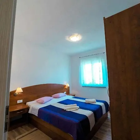 In - Insel Rab 26467 Apartament *